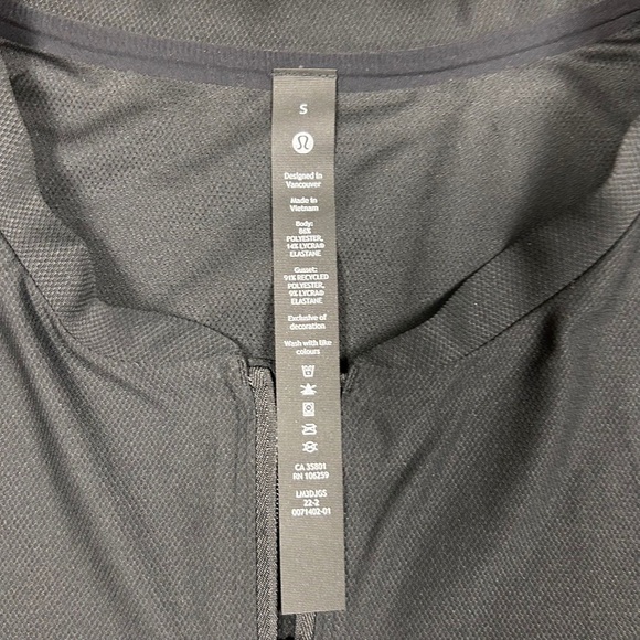 NWOT lululemon Men’s athletica Black Short Sleeve Tee Size S - Picture 8 of 8